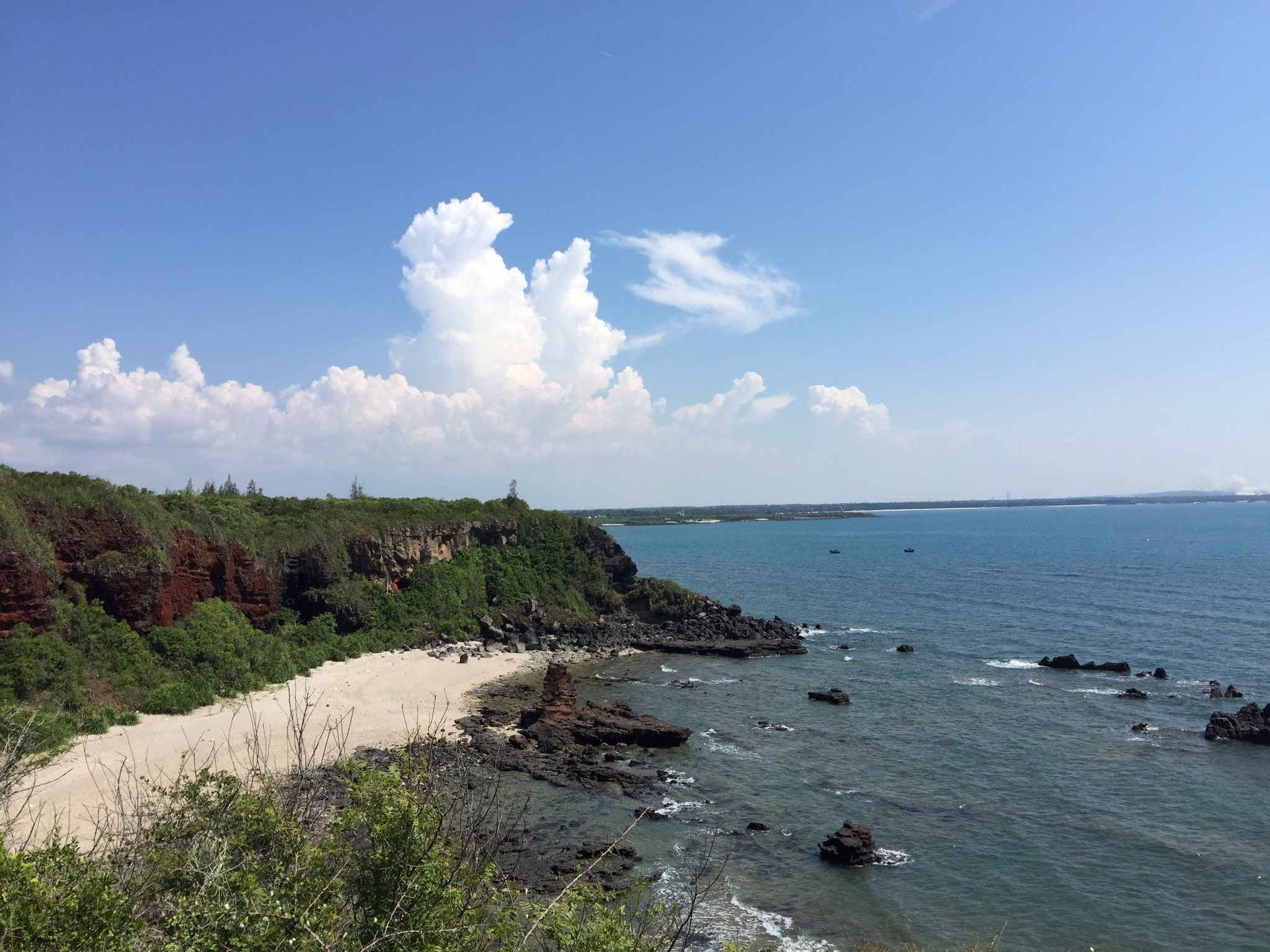 儋州龙门激浪火山海岸      