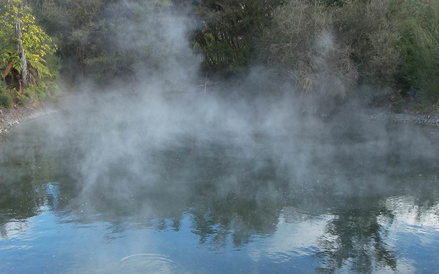 昆明宜良汤池热水河温泉