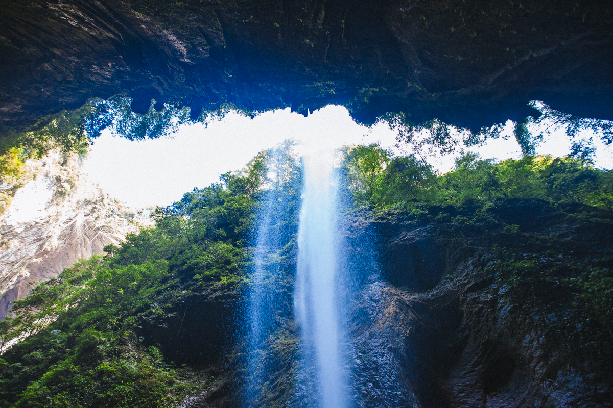 武隆龙水峡地缝        