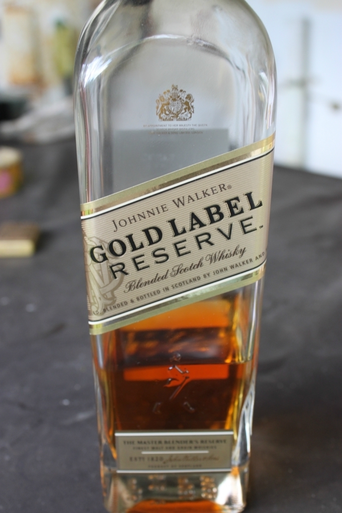 尊尼获加金牌金方珍藏威士忌johnnie walker gold label~~~~喝就喝点