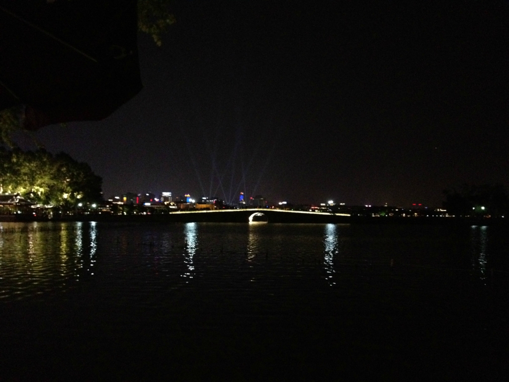 【手机拍摄 】西湖北山路夜景