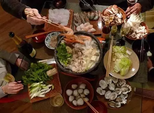 老外吃火锅 wKgBpVXWjFCAaJIgAAa6bZ0gkS4927.png?imageView2%2F2%2Fw%2F680%2Fq%2F90