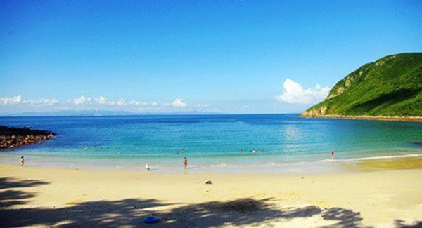 深圳出发 三门岛游玛湾村·防空洞探险·登海誓山盟·月亮湾一日游