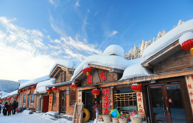 南方女生们第一次感受冰天雪地的乐趣a女生雪姑娘的外国语图片