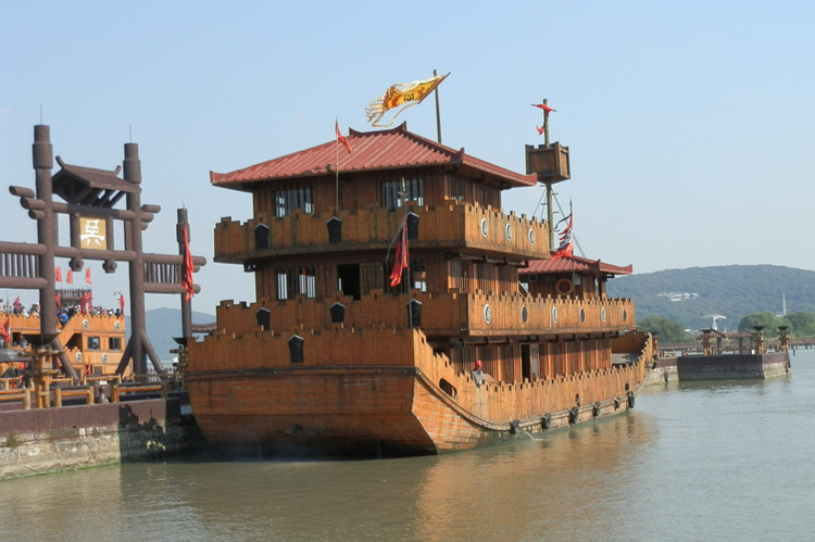 無錫上海2日遊(三國城 太湖遊船 蠡湖 東方明珠 浦江遊船 城隍廟)