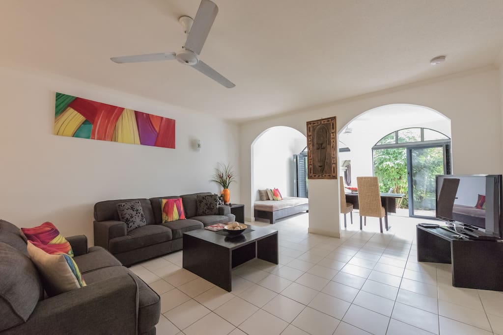 lovely spacious ground floor apartment (4 pools)