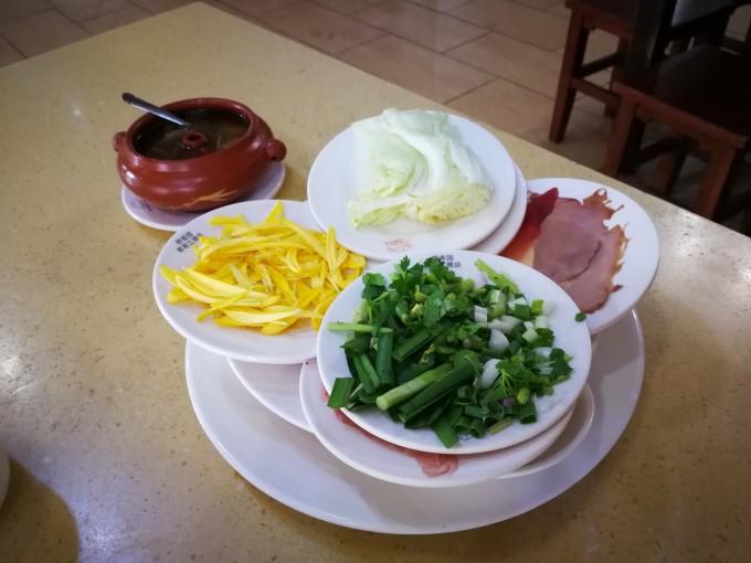 米线怎么做好吃最简单视频 wKgBZ1kuvl-AdkiFABrLZ5E9el498.jpeg?imageView2%2F2%2Fw%2F680%2Fq%2F90