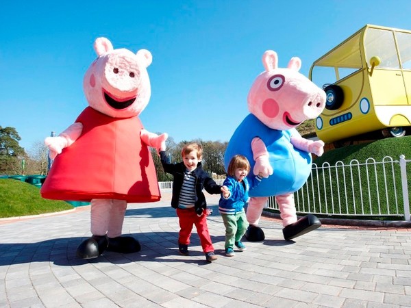 英国peppapigworld小猪佩奇粉红猪小妹佩佩猪主题公园亲子游攻略