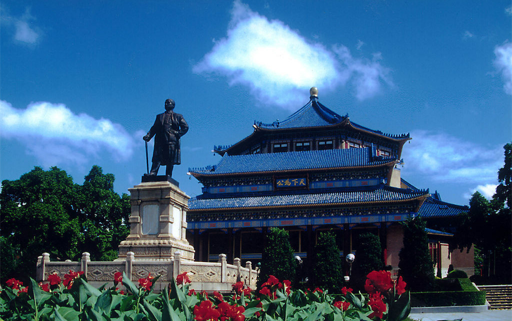 广西平南寺面南山有多少人口_广西容县南山金库图片