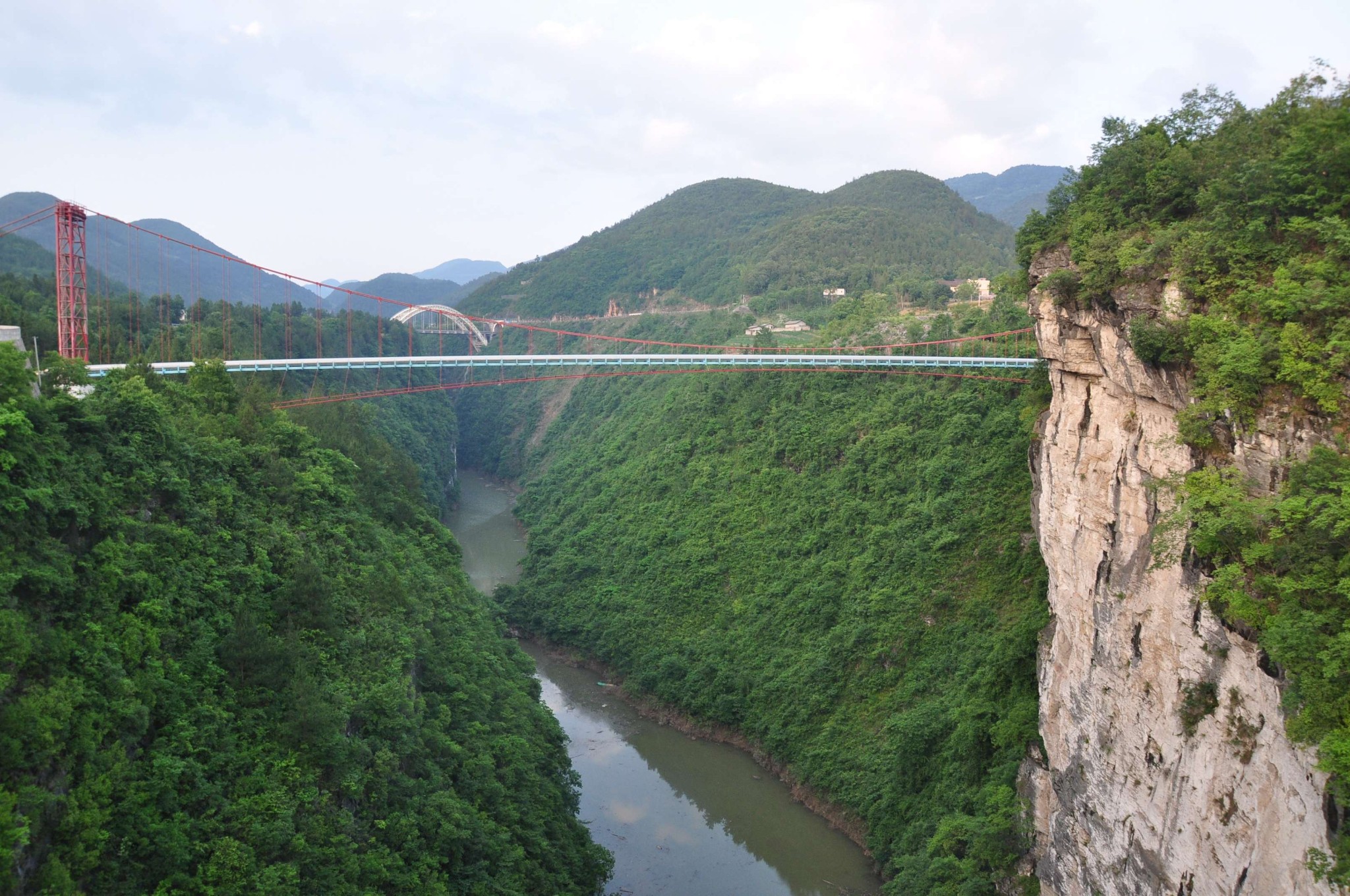 建始县城人口_建始县城图片