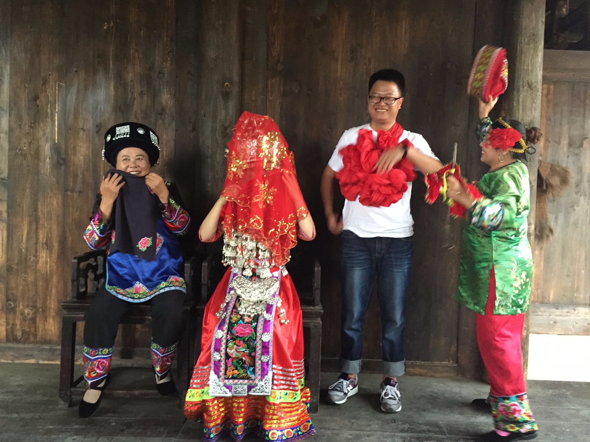 土家婚纱_土家酱香饼图片