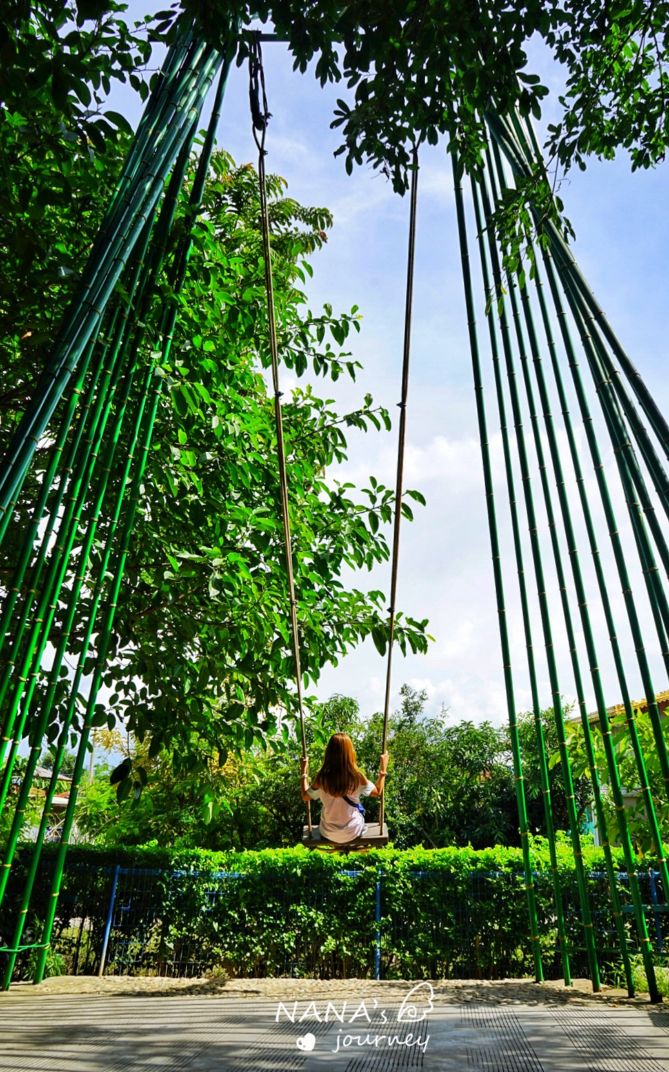 有一种秋千,荡在两国间,身在中国,脚在缅甸~『瑞丽·一寨两国』